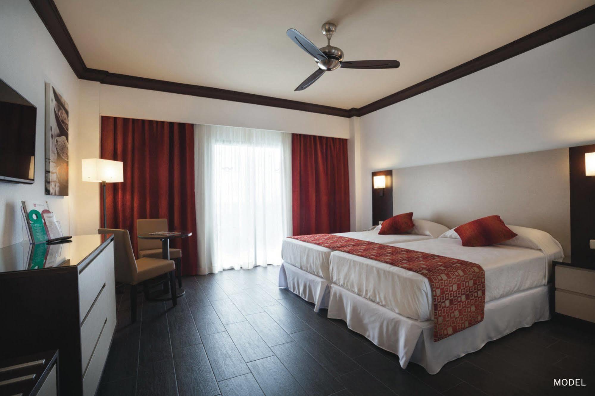 Hotel Riu Monica - Adults Only Нерха Екстериор снимка